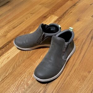 Great condition Clarks flat booties